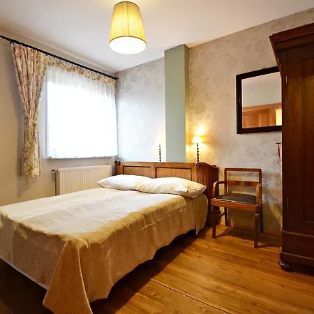 Dom Na Rozcesciu Bed & Breakfast *