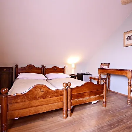 Dom Na Rozcesciu Bed & Breakfast