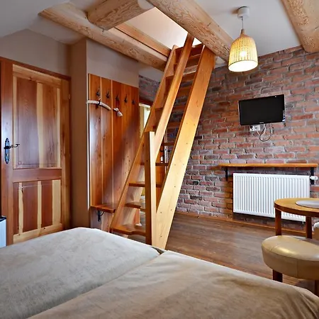 Dom Na Rozcesciu Bed & Breakfast *