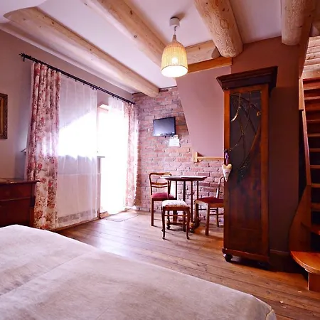 Dom Na Rozcesciu Bed & Breakfast