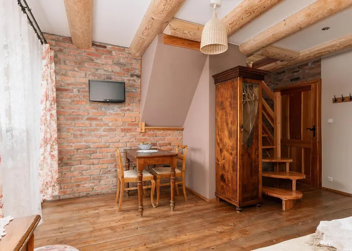 Dom Na Rozcesciu Bed & Breakfast 3*